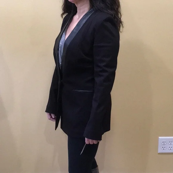 Tahari Black Blazer ~ New with Tags - Picture 3 of 3